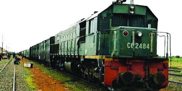 train_964047919 Train sur Kayes