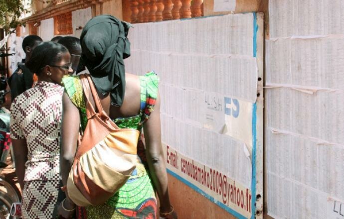 resultats_des_examens_526765271 Une image lors du résultats du baccalauréat ( image d'archive )