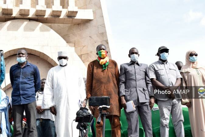 Les_leaders_du_M5_RFP_au_boulevard_de_l___Inde__pendance_926198105 Les leaders du M5_RFP au boulevard de l'indépendance