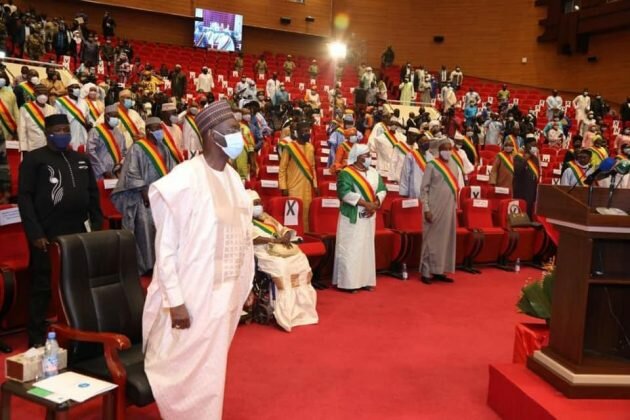 MOCTAR-OUANE-CNT-PM-630x420 Moctar Ouane devant les membres du conseil national de la Transition (CNT)