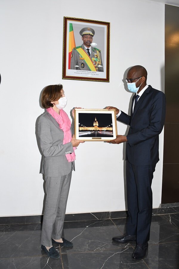 Visite-Florence-Parly-au-MDAC2