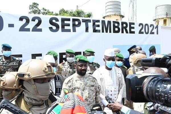 aSSIMI 2021 Le Président de la Transition Assimi Goita et le président du CNT Malick Diaw