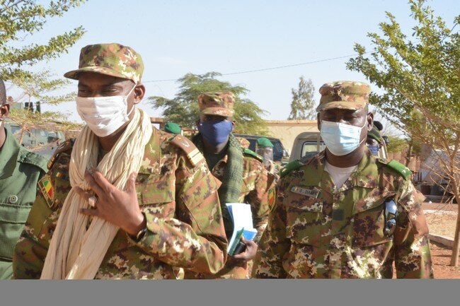 ministre-Sadio-CAMARA Le ministre Sadio Camara sur le terrain