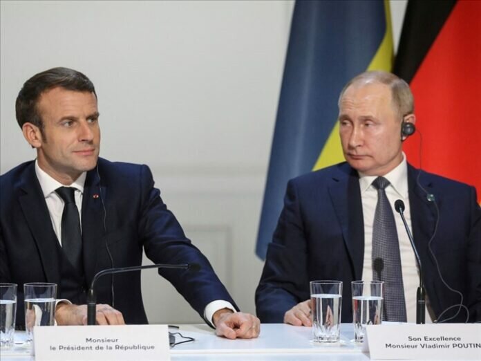 Emmanuel-Macron-et-Vladimir-Poutine Emmanuel Macron et Vladimir Poutine