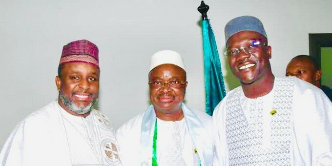 URD-nouveau (1) Une vue des membres du bureau de l'URD