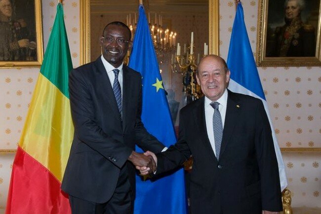 Yves-Le-Drian-Diop Les ministres Yves le Diran et Abdoulaye Diop