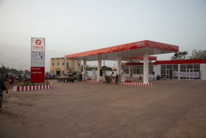 pompiste_vendeur_carburant_station_oryx_essence_gazoil_748842248